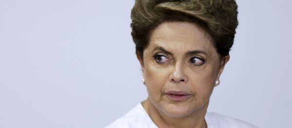 Brazil's President Dilma Rousseff looks on during signing of federal land transfer agreement for the government of the state of Amapa at Planalto Palace in Brasilia, Brazil, April 15, 2016 Brazil's President Dilma Rousseff looks on during signing of federal land transfer agreement for the government of the state of Amapa at Planalto Palace in Brasilia, Brazil, April 15, 2016 - Sputnik 日本