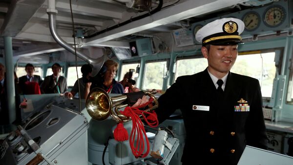 シドニーに入っている日本海上自衛隊駆逐艦「うみぎり」乗組員、儀礼ホーンを披露 - Sputnik 日本