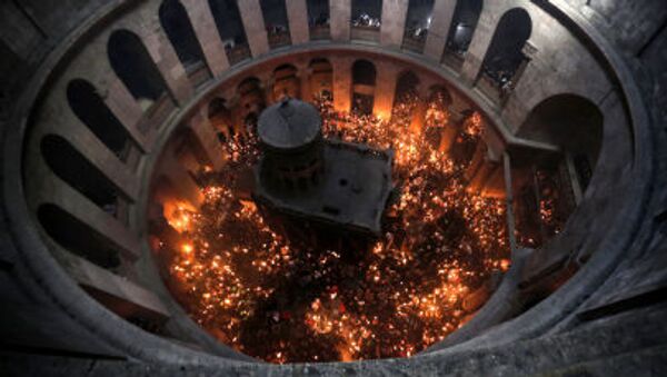 エルサレム　聖なる火を信者らが待ちわびる - Sputnik 日本