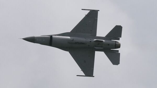 F-16 - Sputnik 日本