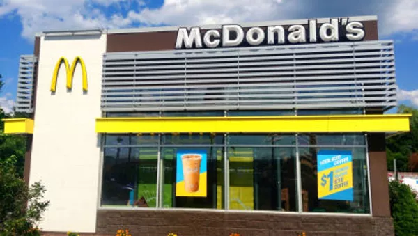 中国マクドナルド、金拱門に社名変更 - Sputnik 日本