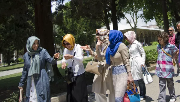 トルコ、女性が集団で痴漢を撃退する - Sputnik 日本