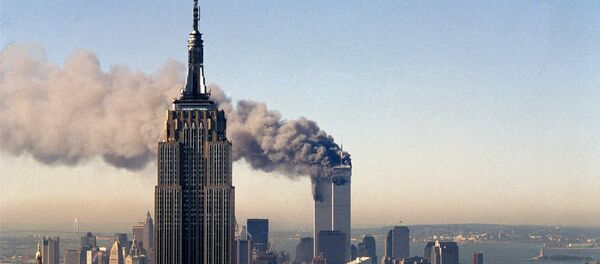 サウジアラビア大使館の建物に「9/11 Bank」の文字が浮かび上がる(写真) サウジアラビア大使館の建物に「9/11 Bank」の文字が浮かび上がる(写真) - Sputnik 日本