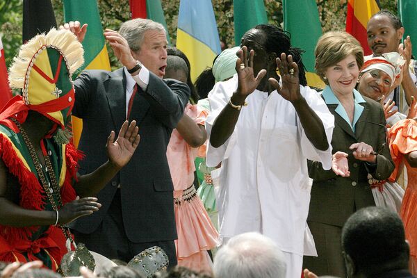 ジョージ・ブッシュ米大統領と夫人、ホワイトハウスでの世界マラリア・デー - Sputnik 日本