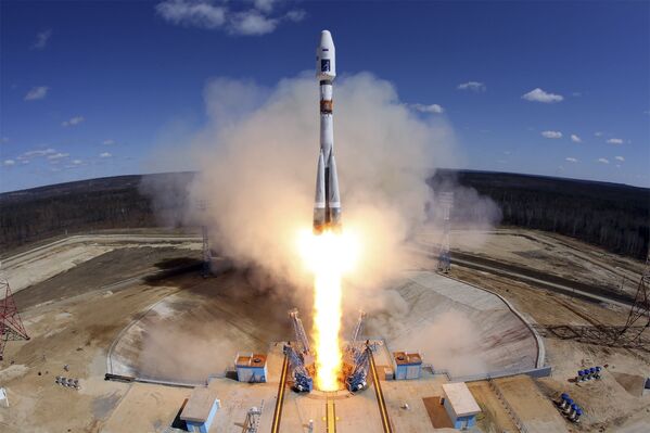 3つのロシア衛星「ロモノソフ」、「アイスト-2D」、「サムサット-218」を乗せたロケット「ソユーズ-2.1A」、ヴォストーチヌィ宇宙基地からスタート - Sputnik 日本