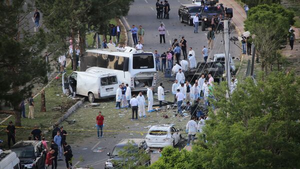 トルコのディヤルバクル市の中心で強い爆発　負傷者も - Sputnik 日本