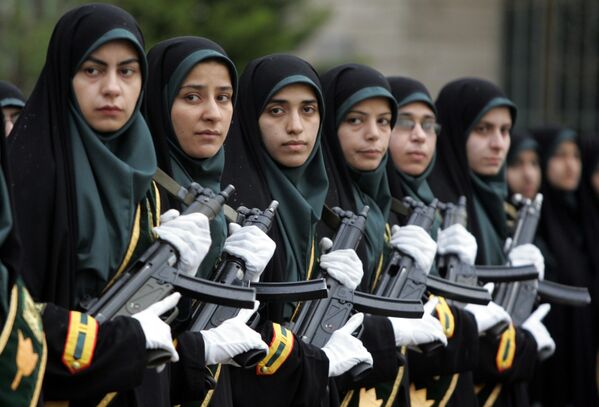 イランの女性警官ら、テヘランの警察学校の卒業パレードに参加 - Sputnik 日本