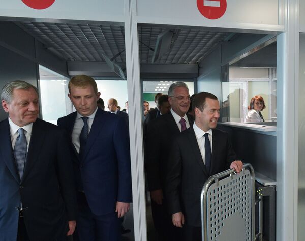 メドヴェージェフ首相はモスクワで4番目となるジュコフスキー空港の稼動を正式に宣言した メドヴェージェフ首相はモスクワで4番目となるジュコフスキー空港の稼動を正式に宣言した - Sputnik 日本