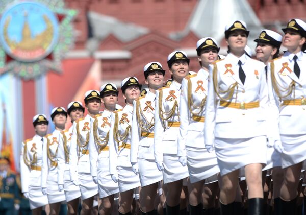 ロシア国防省軍事大学の女学生、大祖国戦争戦勝７１年軍事パレード、赤の広場 - Sputnik 日本