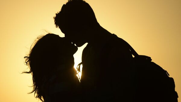 どんどんキスして、免疫を高めよう！　仏研究者がキスの効果を断定 - Sputnik 日本
