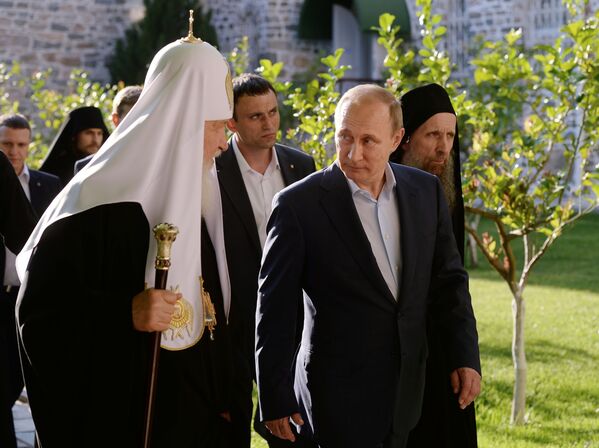 ギリシャの聖なるアトス山でパンテレイモン修道院を訪問中のモスクワおよび全ロシア総主教キリルとプーチン大統領 - Sputnik 日本