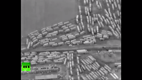 トルコからシリアへトラック車列が移動、無人機が撮影 - Sputnik 日本