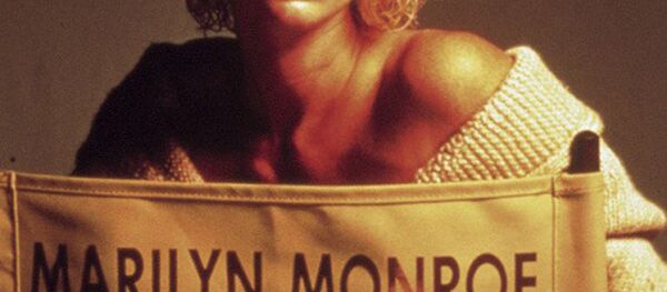 ポピー・モンゴメリー、ミニシリーズ「偽りのブロンド ～ マリリン・モンロー」、2001年。 - Sputnik 日本