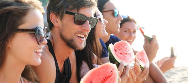 ロシア人にとっての「セックスオンザビーチ」の魅力とは - Sputnik 日本