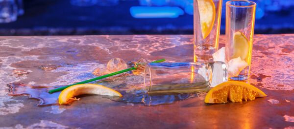 「二日酔いのメイド」がパーティ後の人を現実生活に戻す - Sputnik 日本