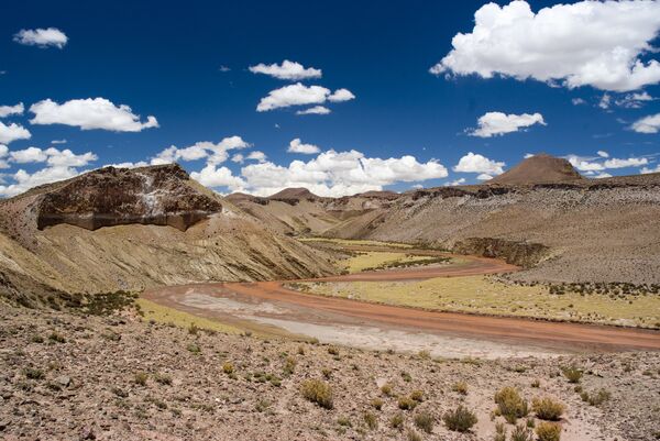 アンデス山脈と平行して走るルート４０、アルゼンチン西部 - Sputnik 日本