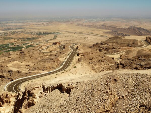 アラブ首長国連邦の山岳道路、ジャベル・ハフェートはサイクリストにはたまらない - Sputnik 日本