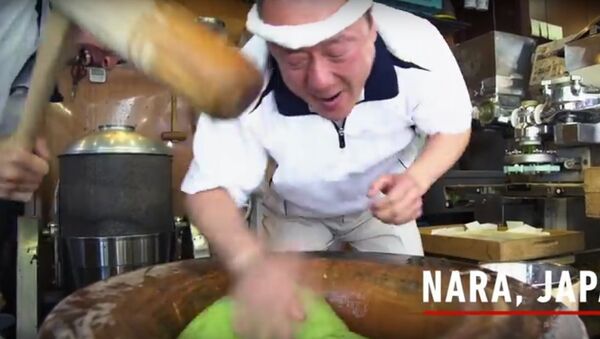 デンジャラスな芸術！　誰にも真似できない日本菓子職人の高速餅つき - Sputnik 日本
