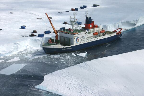 独ディーゼル型砕氷船「ポーラーステルン」 - Sputnik 日本