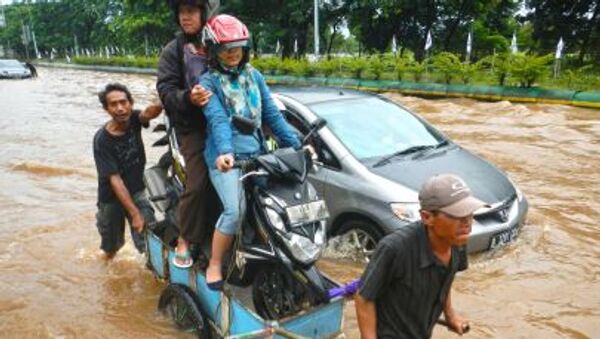 インドネシア、洪水と土砂崩れの被害30人以上に - Sputnik 日本