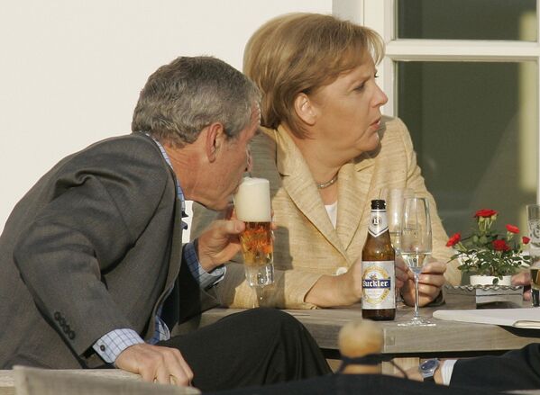 ジョージ・ブッシュ米大統領とメルケル独首相、２００７年ドイツで - Sputnik 日本