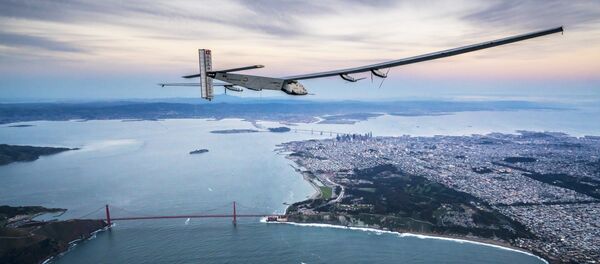 Самолет на солнечных батареях Solar Impulse 2 над Сан-Франциско Самолет на солнечных батареях Solar Impulse 2 над Сан-Франциско - Sputnik 日本