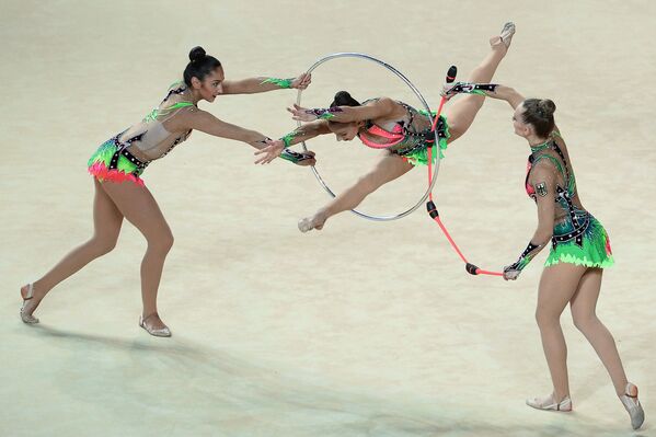 新体操の独代表団、６本のクラブと２本のフラフープを用いての練習 - Sputnik 日本