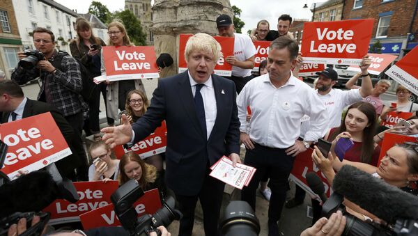 Former London Mayor Boris Johnson (C) speaks during a Vote Leave rally in Selby, Britain June 22, 2016. - Sputnik 日本