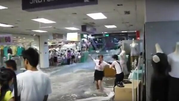 中国でショッピングセンターが大洪水 - Sputnik 日本