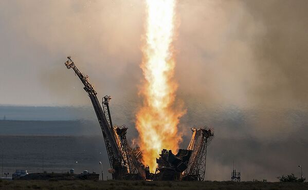 有人宇宙船「ソユーズМС」を乗せた運搬ロケット「ソユーズФГ」の打ち上げ。カザフスタン・バイコヌール宇宙基地で。 - Sputnik 日本