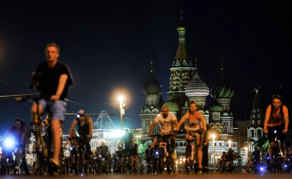夜の自転車パレード 赤の広場で。 夜の自転車パレード 赤の広場で。 - Sputnik 日本