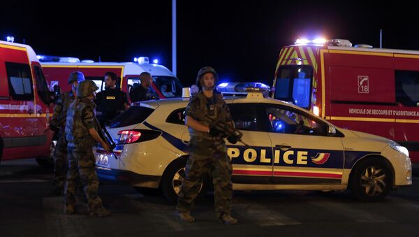 French soldiers and rescue forces in Nice, France, July 14, 2016. - Sputnik 日本