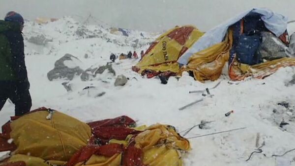 ネット上に８４人の命を奪ったエベレストでの雪崩の動画が投稿される - Sputnik 日本