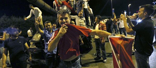 トルコのクーデター：兵士らは故意に戦車で人をひいた - Sputnik 日本