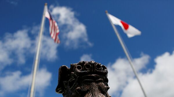 沖縄にある米国と日本の旗 - Sputnik 日本