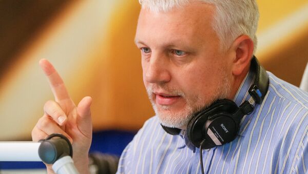 Журналист Павел Шеремет во время эфира на киевской радиостанции - Sputnik 日本