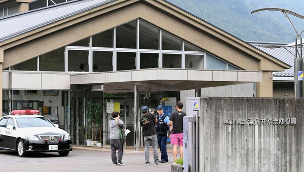 Полицейский на месте резни в доме инвалидов в Японии - Sputnik 日本