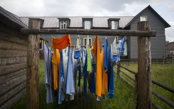 家の中庭の洗濯物干し場 - Sputnik 日本