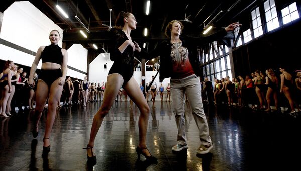 ダンサーたちによると、「ムーラン・ルージュ」が学業や更なる自己完成の妨げになることはない。 - Sputnik 日本