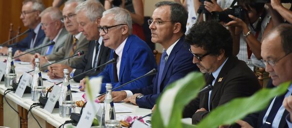 フランス議員、ウクライナ記者のクリミアについての質問を卑劣だと呼ぶ フランス議員、ウクライナ記者のクリミアについての質問を卑劣だと呼ぶ - Sputnik 日本