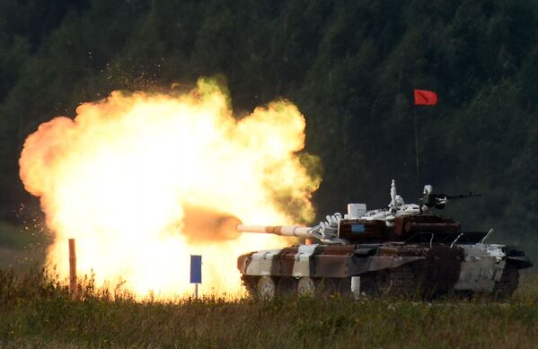 「陸軍国際ゲーム2016」第一段階戦車バイアスロン競技でのカザフスタン国防省チーム参加者達　モスクワ郊外クビンカで。 - Sputnik 日本