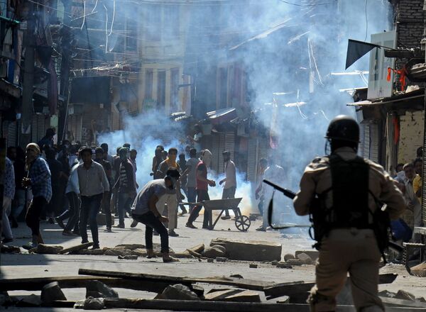 カシミールのイスラム教徒とインド警察隊との衝突　インド・スリナガルで。 - Sputnik 日本