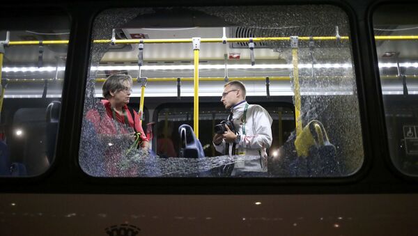 リオデジャネイロ　ジャーナリストの乗ったバスを何者かが銃撃 - Sputnik 日本