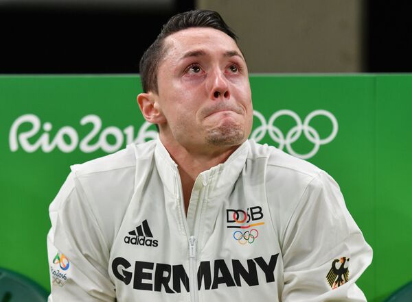 男子体操のアンドレアス・トバ選手（ドイツ）は演技中、靭帯を切るアクシデントに見舞われたが、高得点を出し、決勝でのチームの順位を守った。 - Sputnik 日本