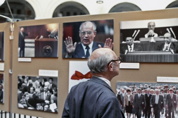 「ソ連：変革の時代」と題されたノーヴォスチ通信の写真展、パリで。 - Sputnik 日本