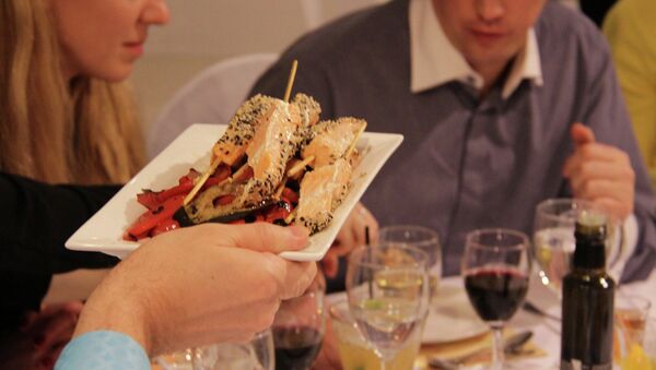 フィンランドに残飯で調理するレストランがオープン - Sputnik 日本
