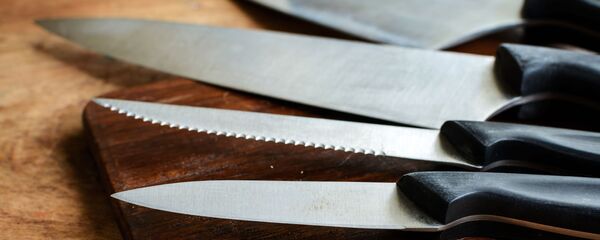 インドの医師達　「刃物の味」に魅入られた患者の胃袋からナイフ40本を取り出す（動画） - Sputnik 日本