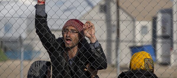 ショッキングな写真：米国境兵が移民を「冷蔵庫」に閉じ込め苦しめている - Sputnik 日本