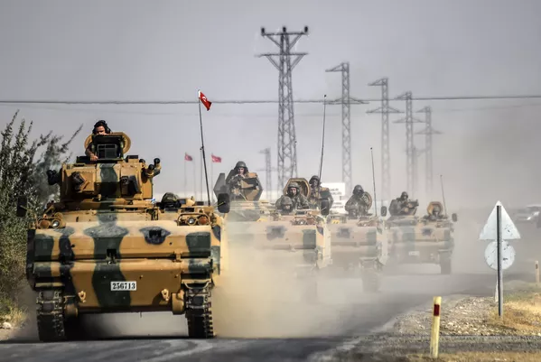 シリアとの国境そばでトルコ軍の戦車 シリアとの国境そばでトルコ軍の戦車 - Sputnik 日本
