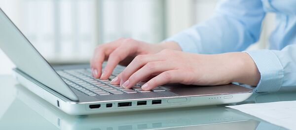 初のノート型パソコン開発者の一人 ジョン・エレビー氏亡くなる 初のノート型パソコン開発者の一人 ジョン・エレビー氏亡くなる - Sputnik 日本